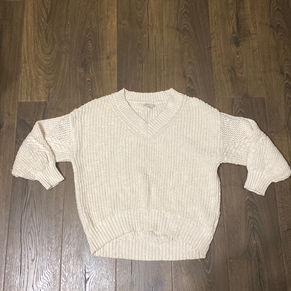White American Eagle Sweater